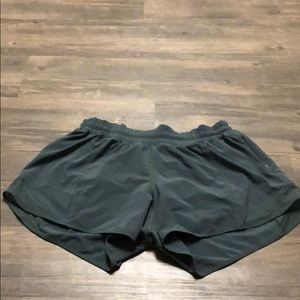 Lululemon Hotty hot hot short sz 8